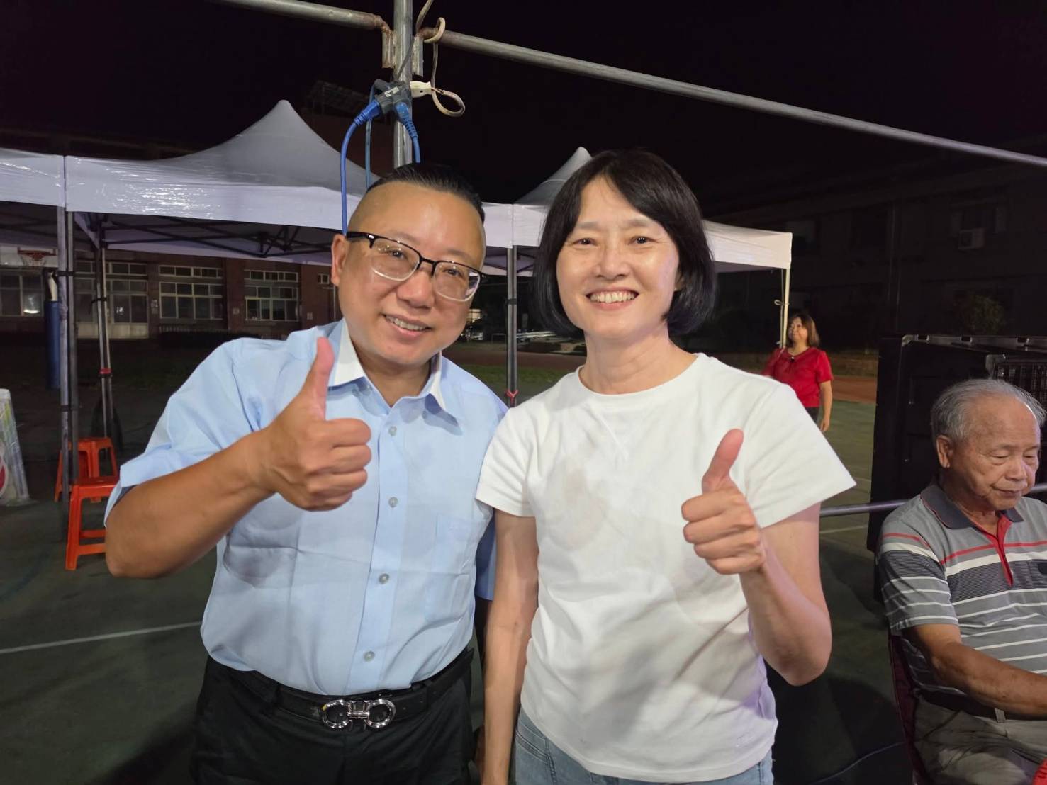南投縣政府林彩潔縣政顧問與邱校長合影