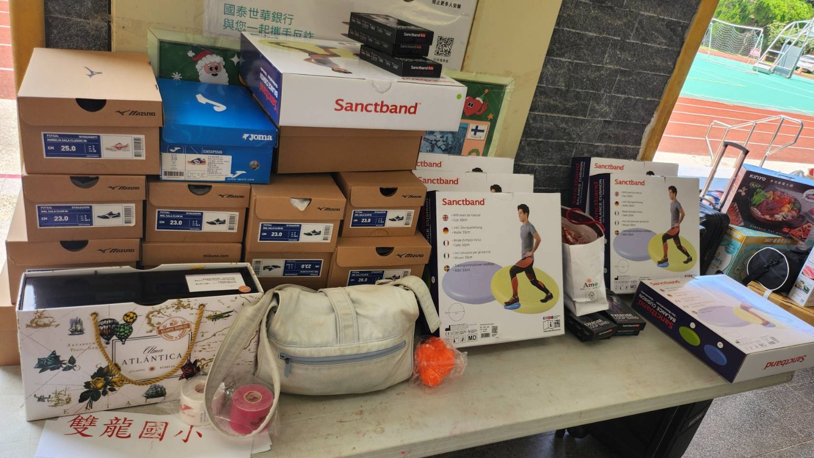 訓練器材｜球鞋與平衡訓練用品的近距離紀錄